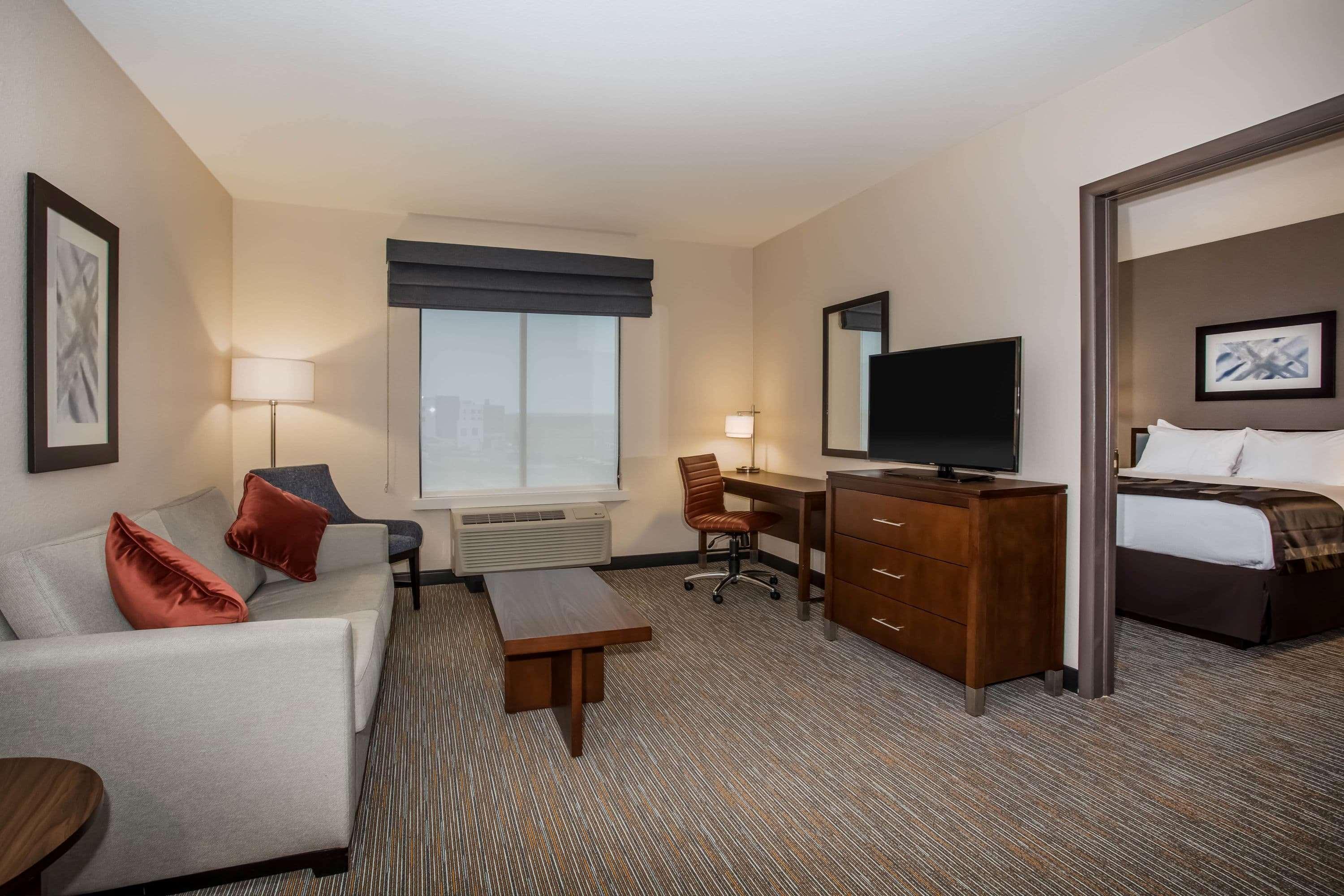 Wingate By Wyndham Airport
